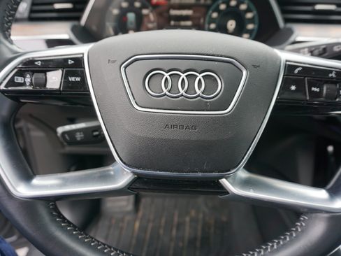 Used 2019 Audi e-tron Prestige w/ Prestige Package image 8
