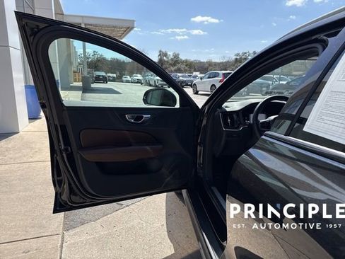 Certified 2025 Volvo V60 B5 Cross Country Plus image 27