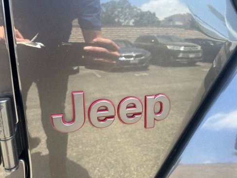 Used 2021 Jeep Wrangler Unlimited Rubicon AWD/4WD image 4