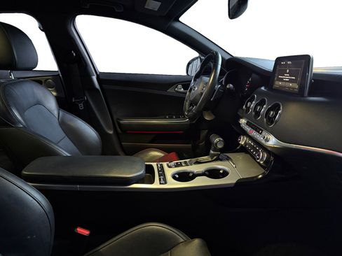 Used 2019 Kia Stinger GT1 image 12