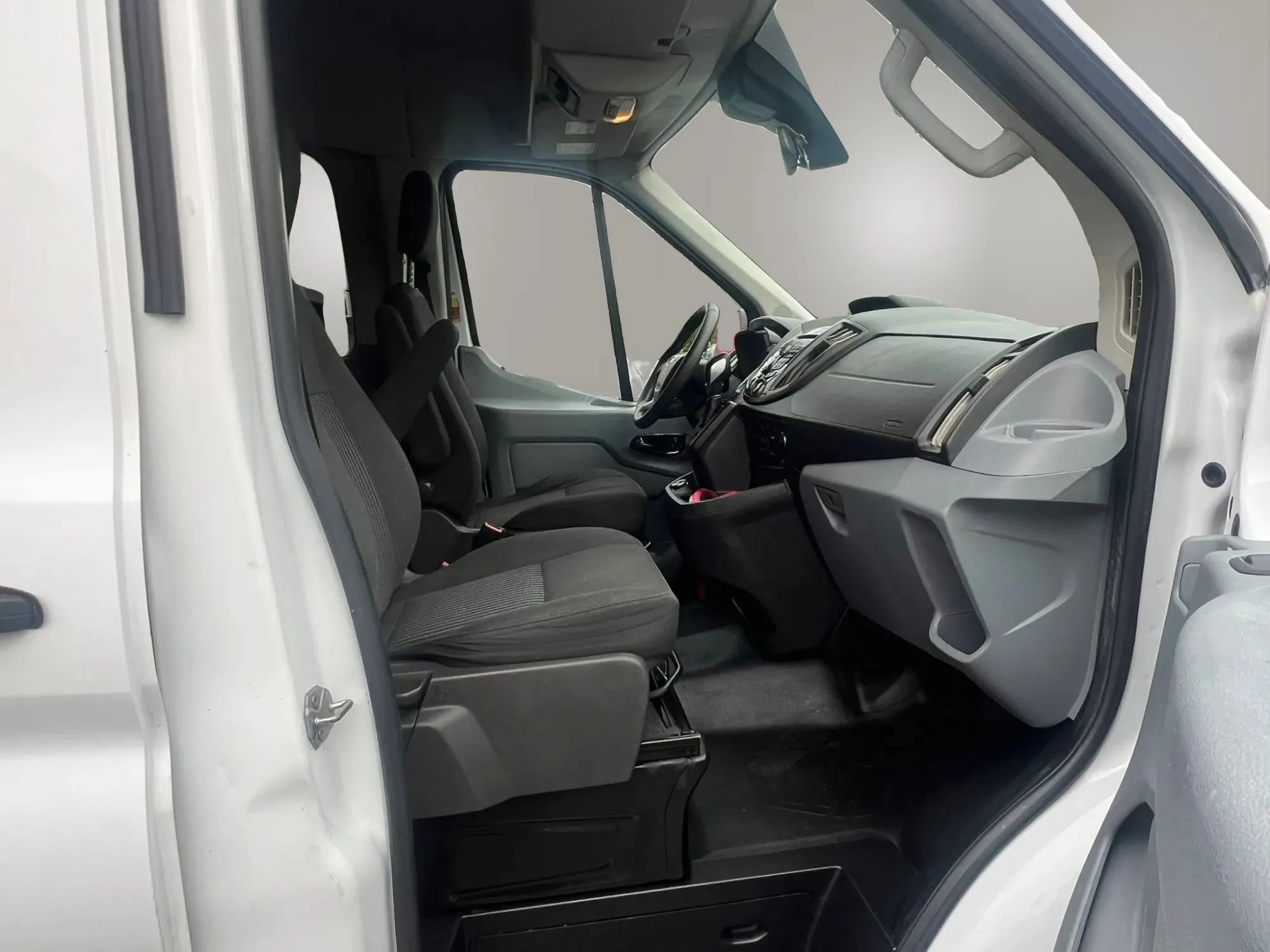 Used 2019 Ford Transit 350 XLT RWD image 31