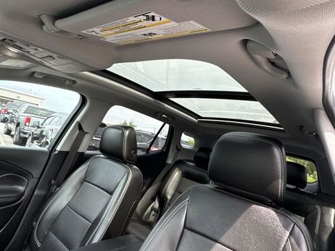 Certified 2022 GMC Terrain SLT w/ Infotainment Package II image 19