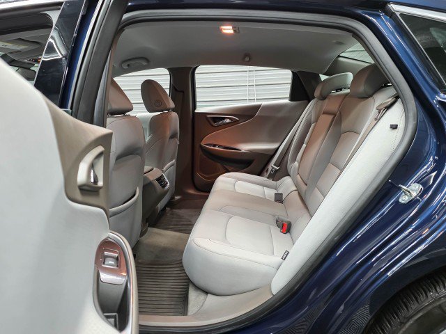 Used 2020 Chevrolet Malibu LT FWD image 17