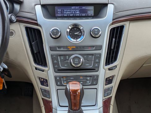 Used 2011 Cadillac CTS Luxury image 5