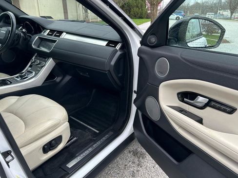 Used 2017 Land Rover Range Rover Evoque HSE image 14