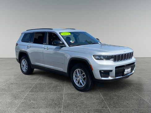 Used 2024 Jeep Grand Cherokee L Laredo RWD image 7