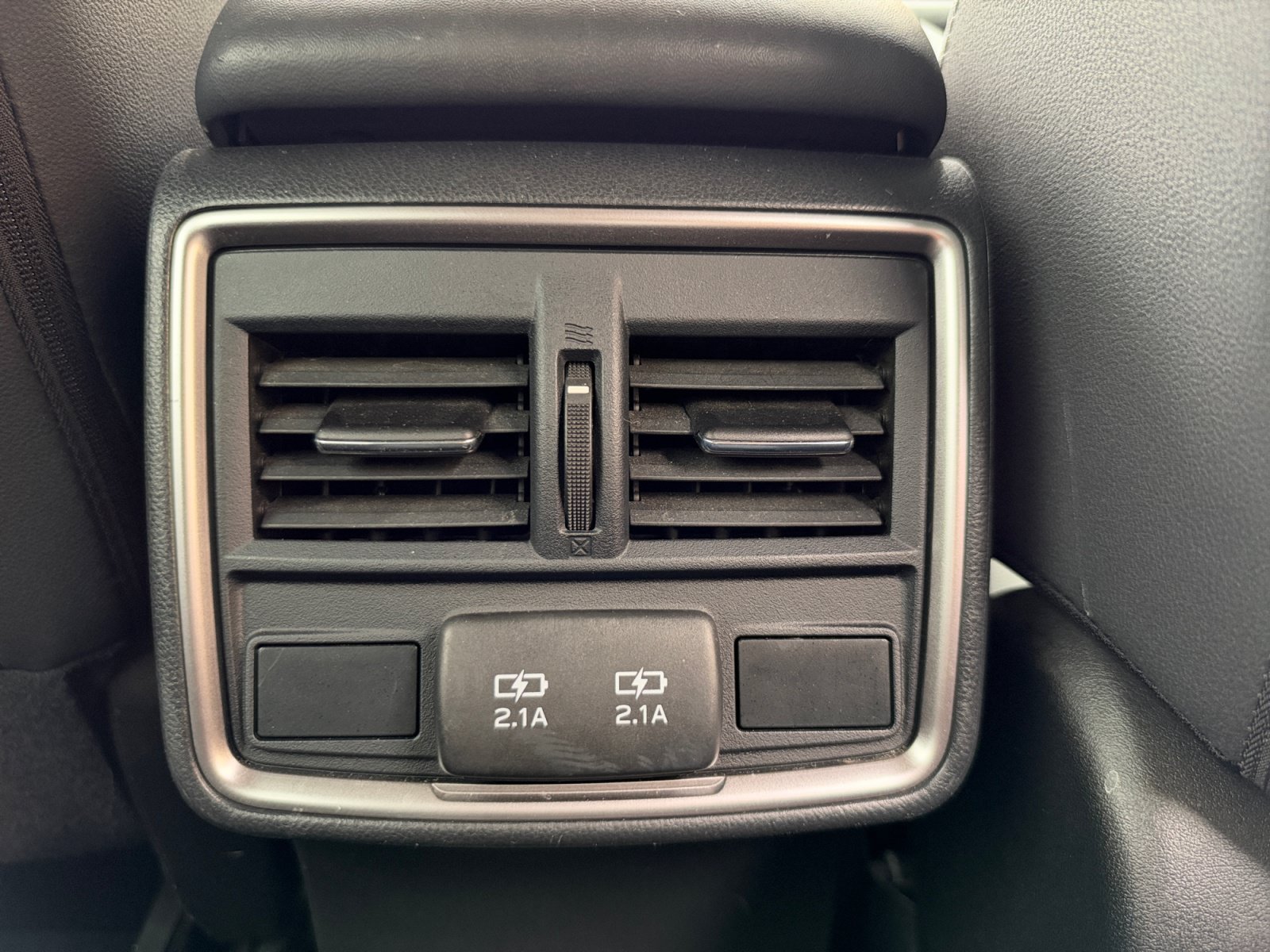 Used 2019 Subaru Forester Premium AWD/4WD image 32