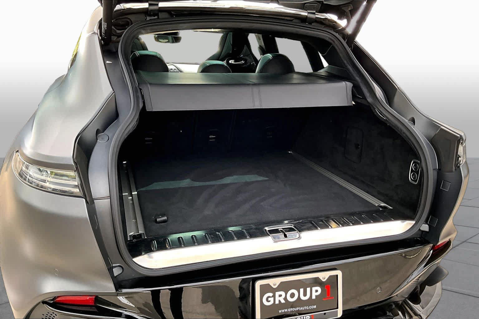 Used 2022 Aston Martin DBX AWD/4WD image 37