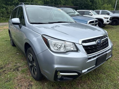 Used 2017 Subaru Forester 2.5i Limited w/ Popular Package #1 AWD/4WD image 2