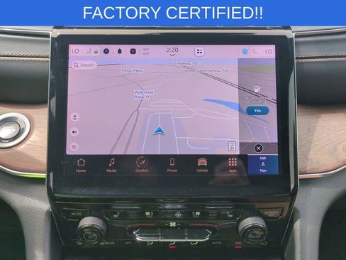 Certified 2025 Jeep Grand Cherokee L Summit w/ Obsidian Package image 16