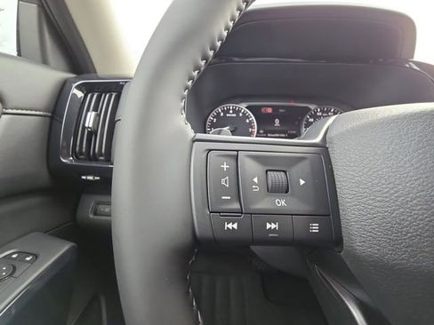 New 2026 Nissan Pathfinder SV image 11