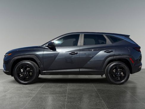 Used 2022 Hyundai Tucson SE image 2