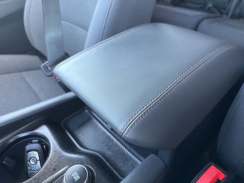 Used 2025 Ford Explorer Active image 38