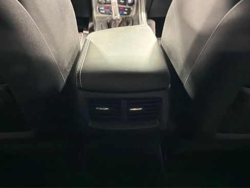 Used 2016 Dodge Challenger SRT Hellcat RWD image 38