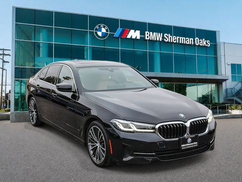 Used 2021 BMW 530i w/ Convenience Package RWD image 3