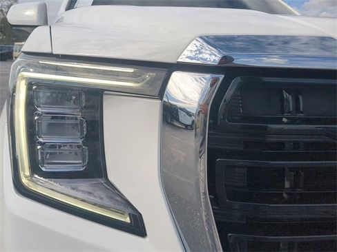 Used 2024 GMC Yukon SLE w/ Gmc Pro Safety Plus Package image 10