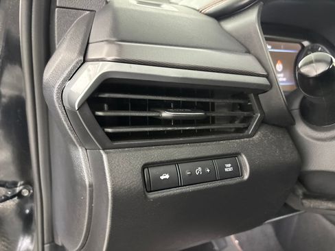 Used 2023 Nissan Altima 2.5 SR FWD image 11