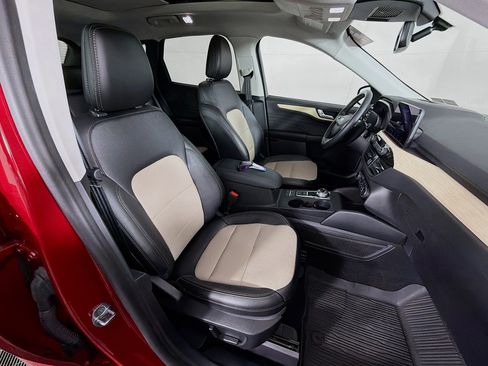 Used 2021 Ford Escape Titanium w/ Titanium Elite Package image 31