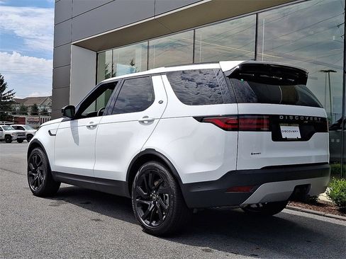 New 2025 Land Rover Discovery S image 4