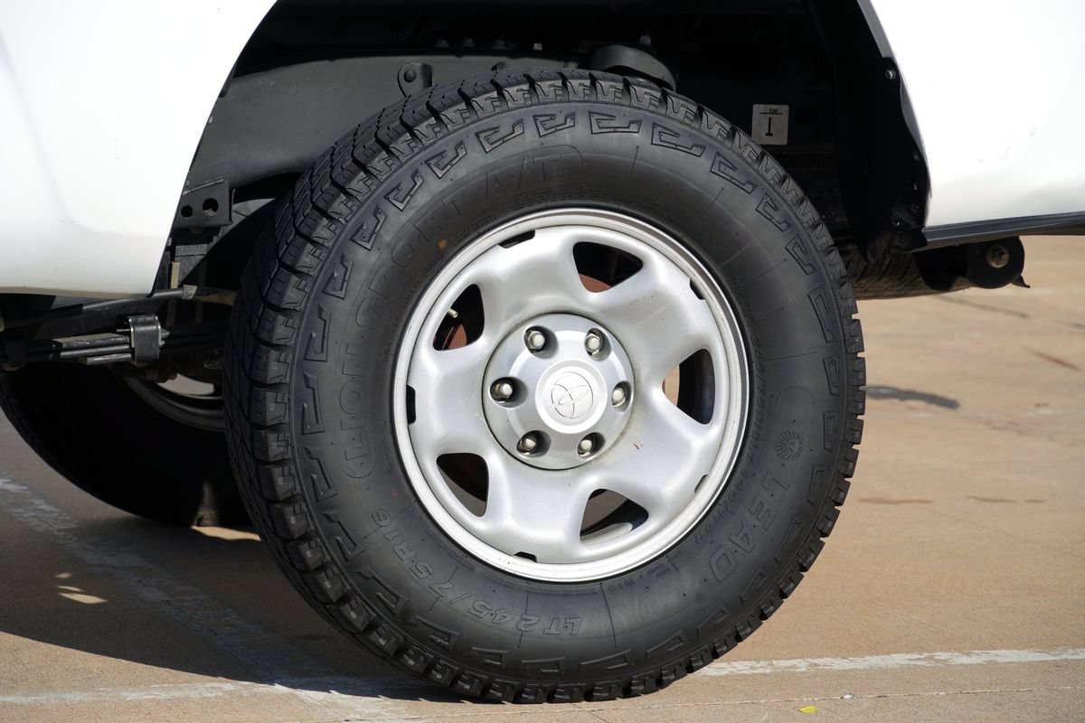 Used 2022 Toyota Tacoma SR RWD image 27