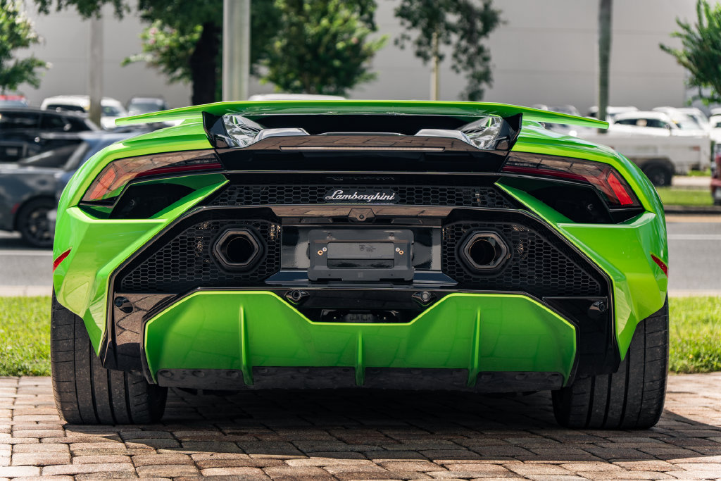 Used 2024 Lamborghini Huracan Tecnica RWD image 4