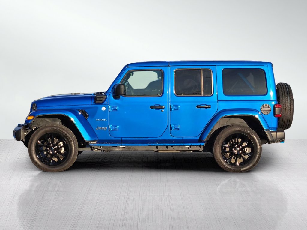 Used 2024 Jeep Wrangler Unlimited Sahara w/ Technology Group AWD/4WD image 7