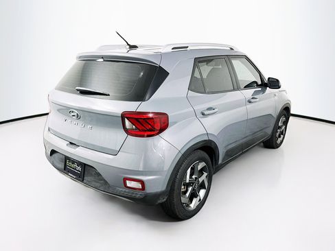 Used 2023 Hyundai Venue SEL image 9