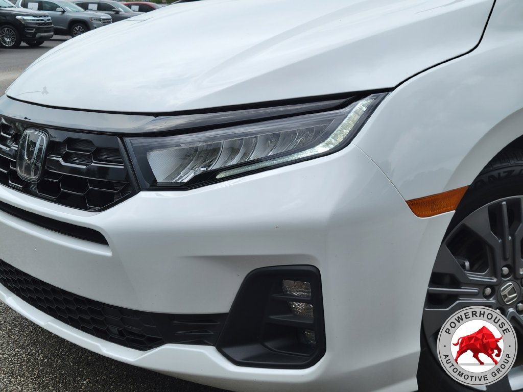 Used 2025 Honda Odyssey Touring image 11