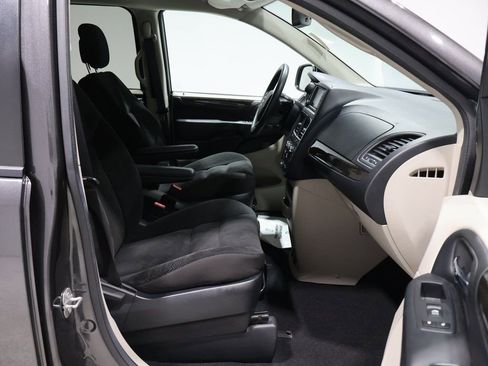 Certified 2020 Dodge Grand Caravan SE w/ UConnect Hands-Free Group image 23