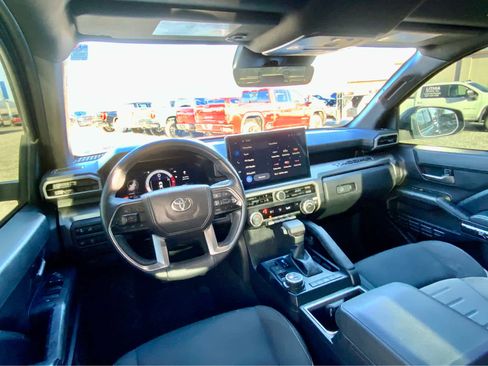 Used 2024 Toyota Tacoma TRD Off-Road image 34