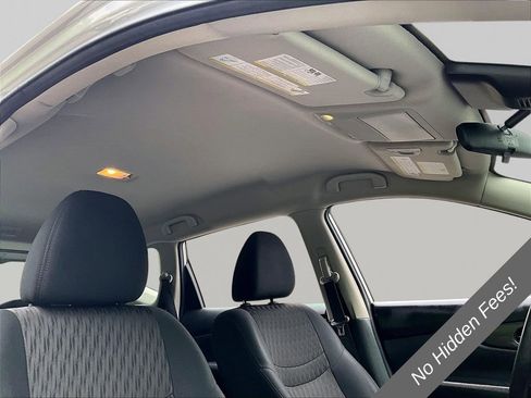 Used 2020 Nissan Rogue S FWD image 19