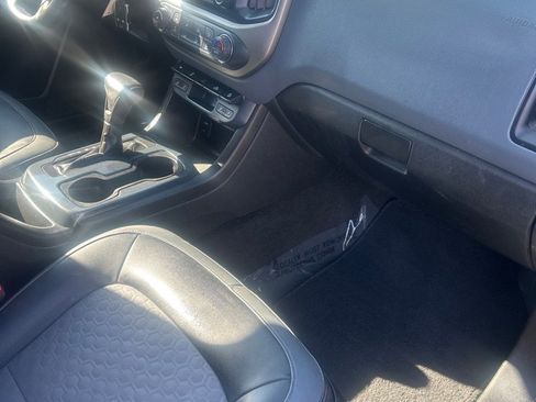 Used 2017 Chevrolet Colorado Z71 image 10