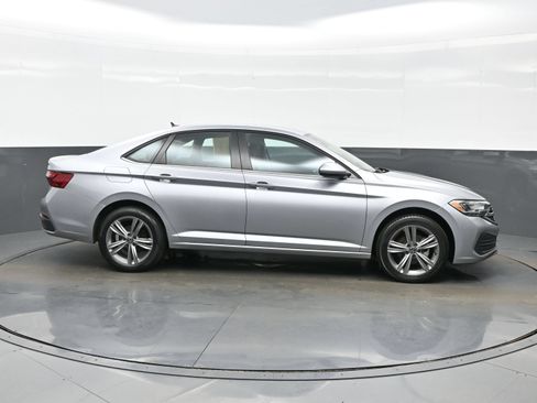 Used 2022 Volkswagen Jetta SE FWD image 7