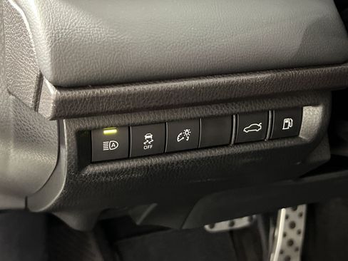 Used 2025 Toyota Camry XSE FWD image 32