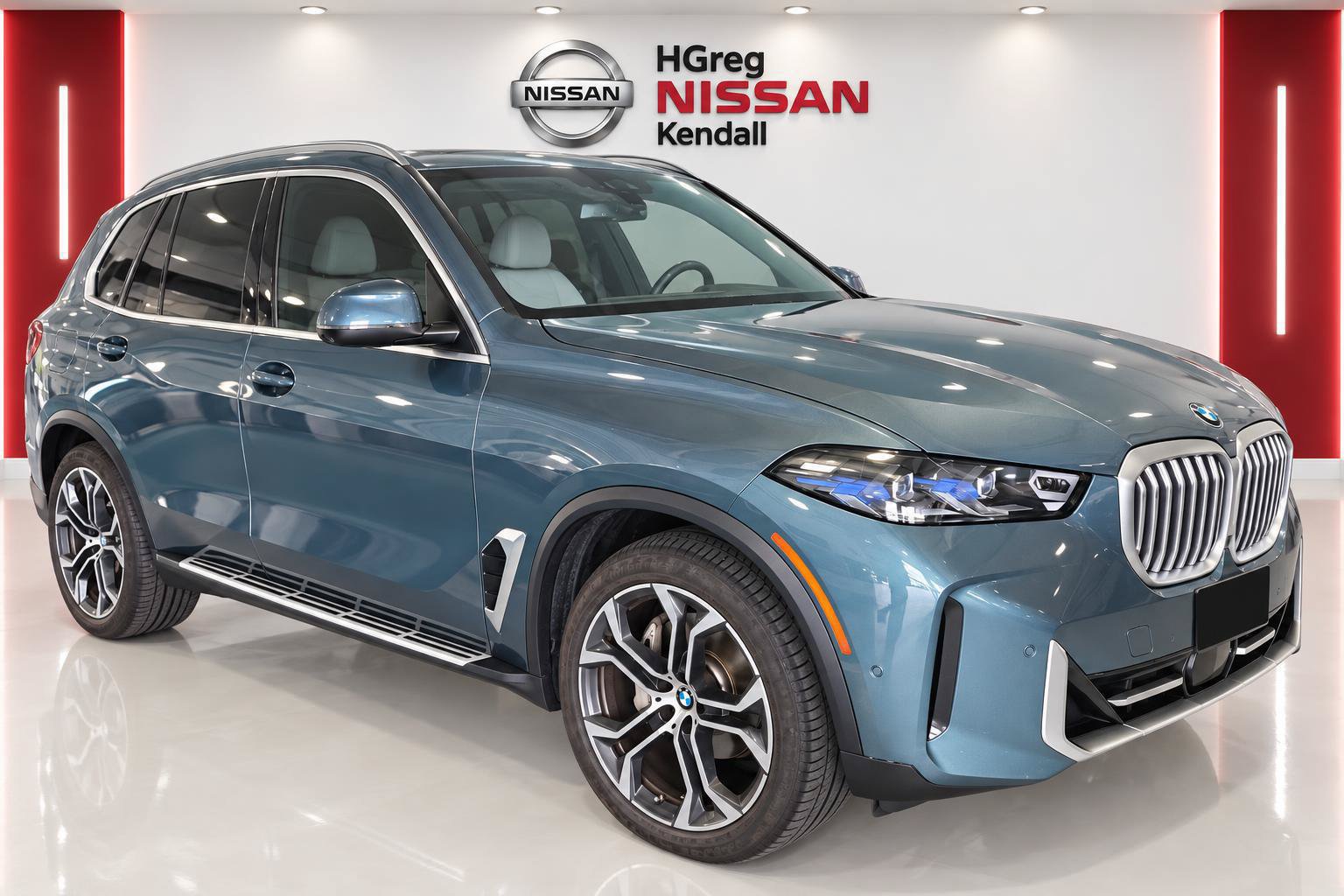 Used 2025 BMW X5 sDrive40i w/ Premium Package RWD image 3