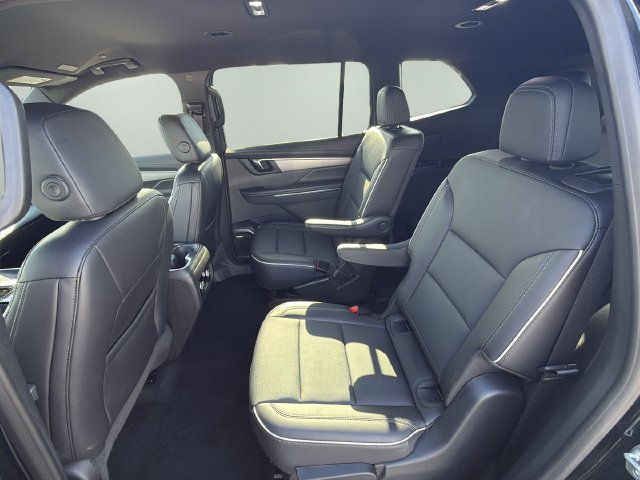 Used 2025 Buick Enclave Preferred FWD image 18