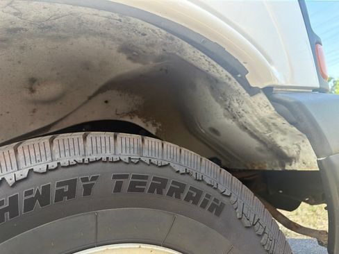 Used 2015 Chevrolet Express 4500 RWD image 14