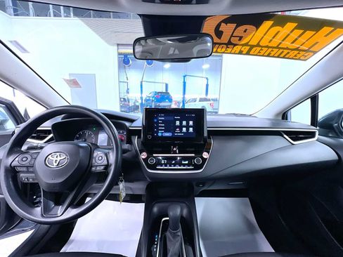 Used 2025 Toyota Corolla LE FWD image 23
