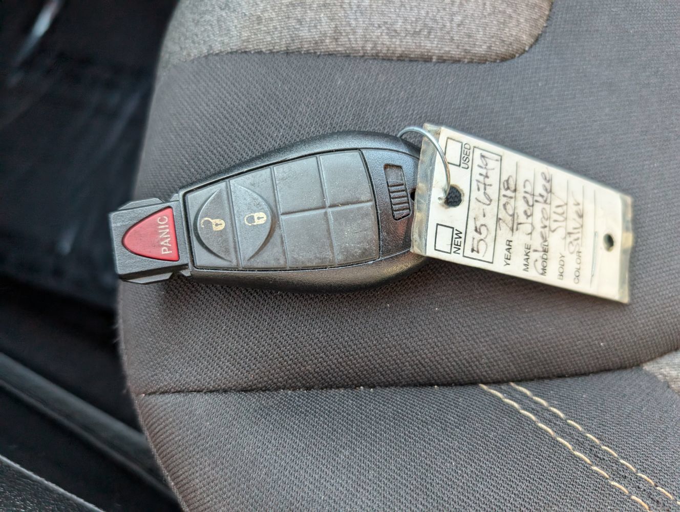 Used 2018 Jeep Cherokee Latitude FWD image 24