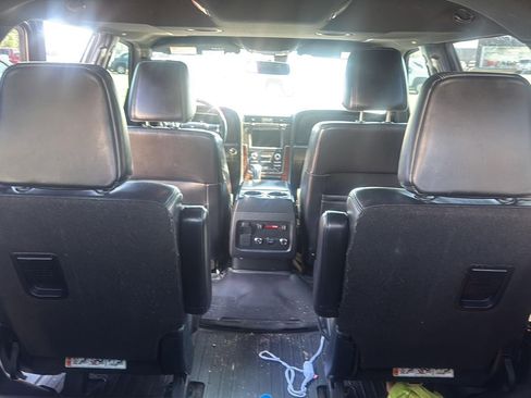Used 2016 Lincoln Navigator Select AWD/4WD image 5