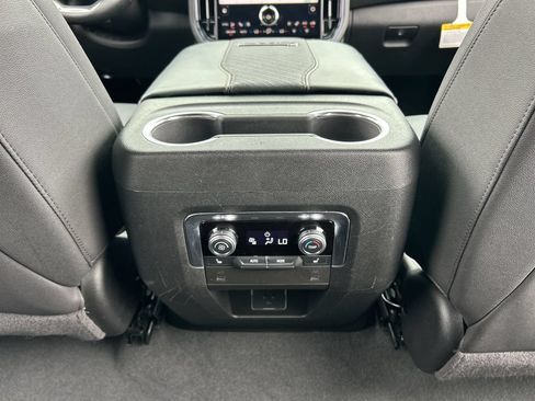 Used 2026 GMC Yukon AT4 AWD/4WD image 22