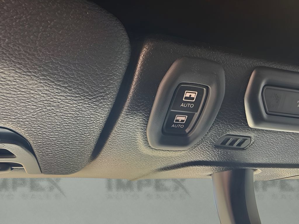 Used 2023 Jeep Wrangler Unlimited Sahara w/ Cold Weather Group AWD/4WD image 13