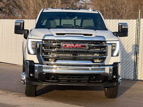 Used 2026 GMC Sierra 3500 SLT w/ SLT Premium Package image 6