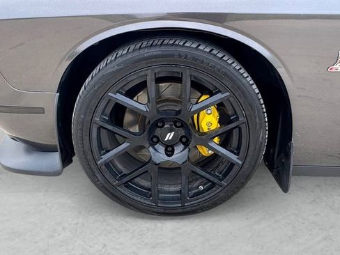 Used 2015 Dodge Challenger R/T Scat Pack RWD image 23