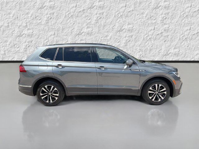 Used 2023 Volkswagen Tiguan S FWD image 2
