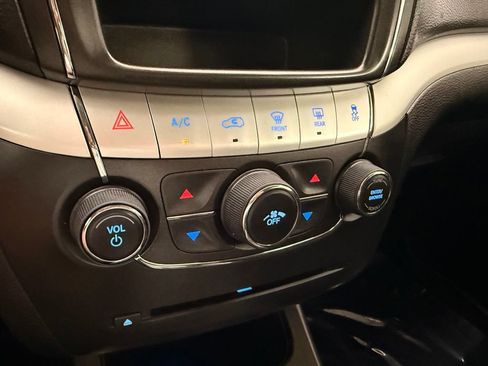 Used 2019 Dodge Journey SE w/ Connectivity Group FWD image 27