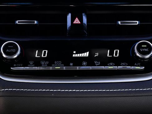 Certified 2022 Toyota Corolla XSE FWD image 35