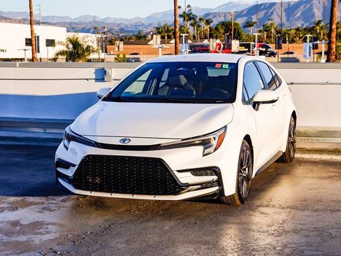 Used 2024 Toyota Corolla SE image 4