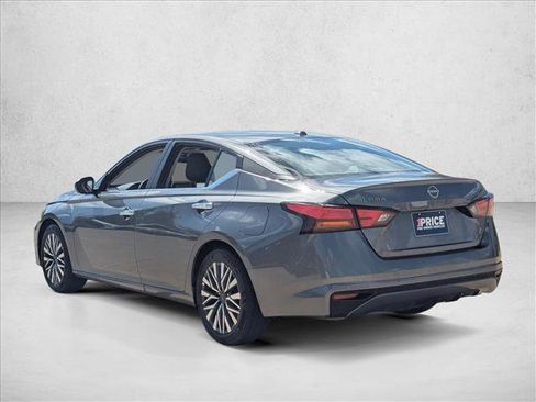 Used 2025 Nissan Altima 2.5 SV image 7