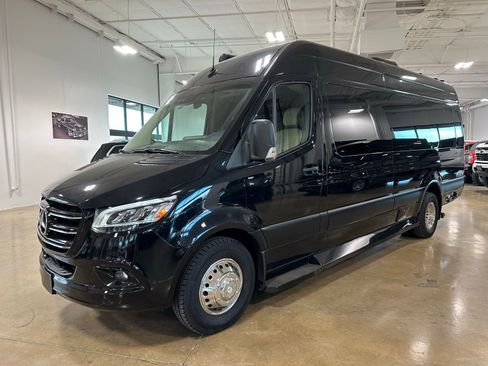 Used 2022 Mercedes-Benz Sprinter 3500 image 3